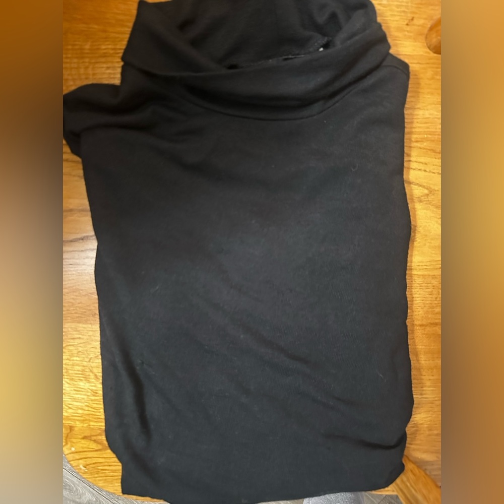 ❌SOLD❌Black Size M Banana Republic Turtleneck